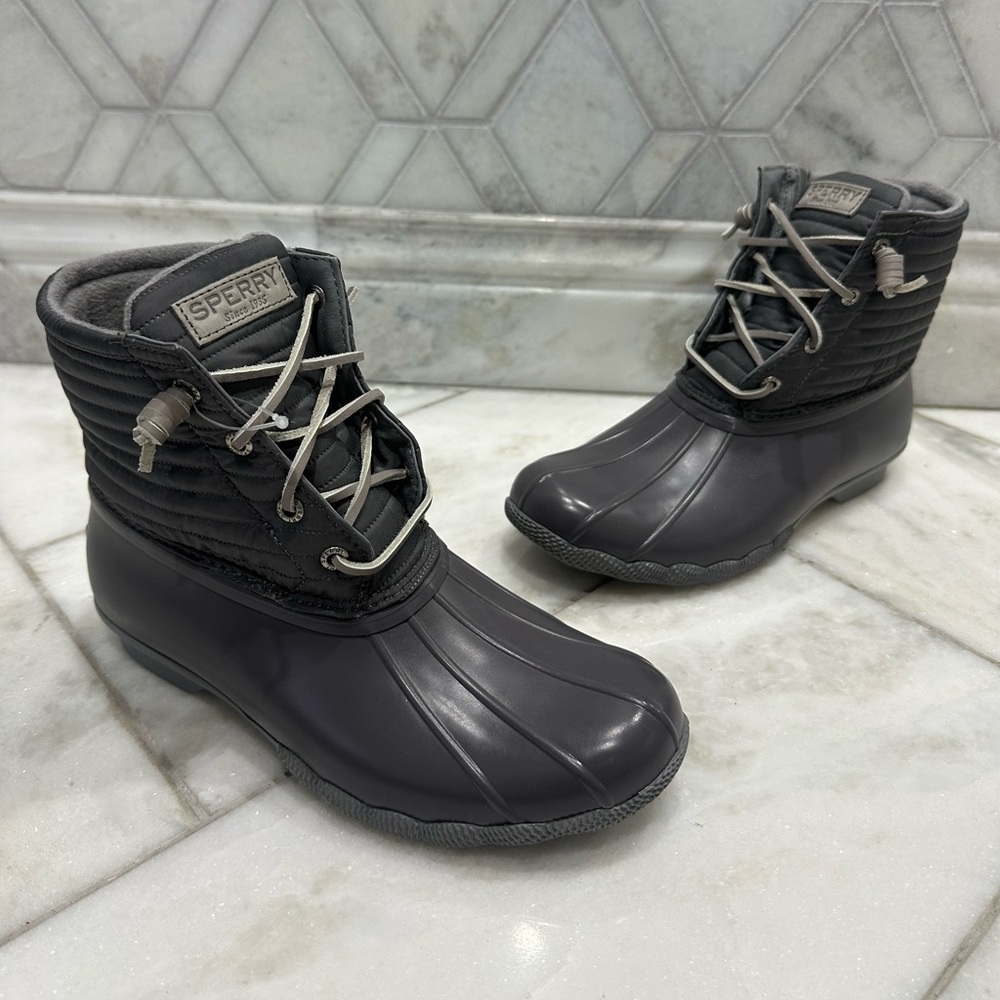 NWOT Size 8 Sperry Women's Saltwater Puff Nylon Grey Snow / Rain Boots